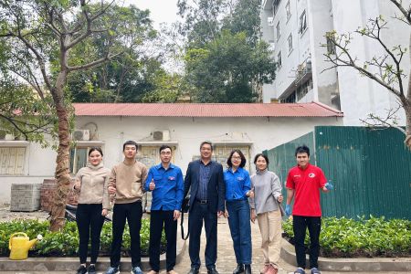 Trồng cây xanh – Hành động vì cơ quan xanh, sạch, đẹp