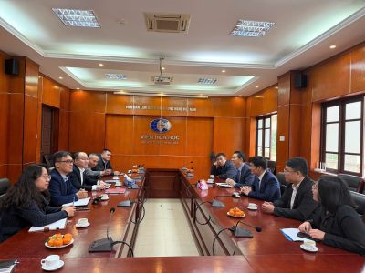 Đoàn đại biểu Trường Đại học Sư phạm Quảng Tây (Trung Quốc) thăm và làm việc tại Viện Hóa học