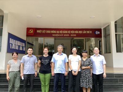 Các nhà khoa học Viện Khoa học và Công nghệ Hóa học Giulio Natta - Italy thăm và làm việc tại Viện Hóa học