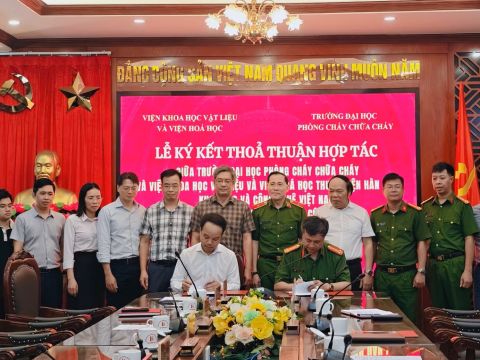 Trường Đại học Phòng cháy chữa cháy ký kết hợp tác với Viện Khoa học Vật liệu và Viện Hóa học