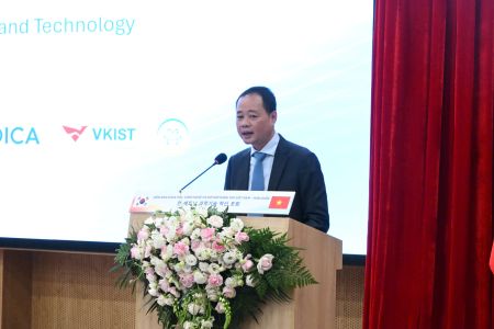 Lấy bài toán công nghệ làm trung tâm, gắn kết nghiên cứu với ứng dụng