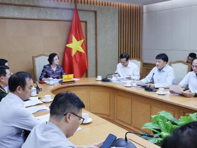 Viện Hàn lâm Khoa học và Công nghệ Việt Nam báo cáo Phó Thủ tướng Chính phủ Phạm Thị Thanh Trà về công nghệ giám định ADN hiện đại phục vụ xác định danh tính hài cốt liệt sĩ