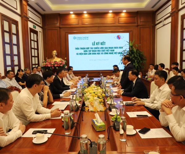 Viện Hàn lâm Khoa học và Công nghệ Việt Nam và Tập đoàn hóa chất Việt Nam ký kết thỏa thuận hợp tác chiến lược giai đoạn 2025 – 2030: Gắn kết nghiên cứu, đào tạo và sản xuất